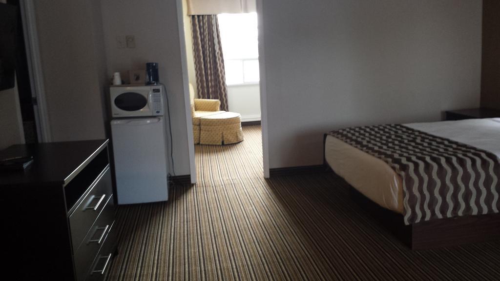 Super 8 Huntsville Luaran gambar